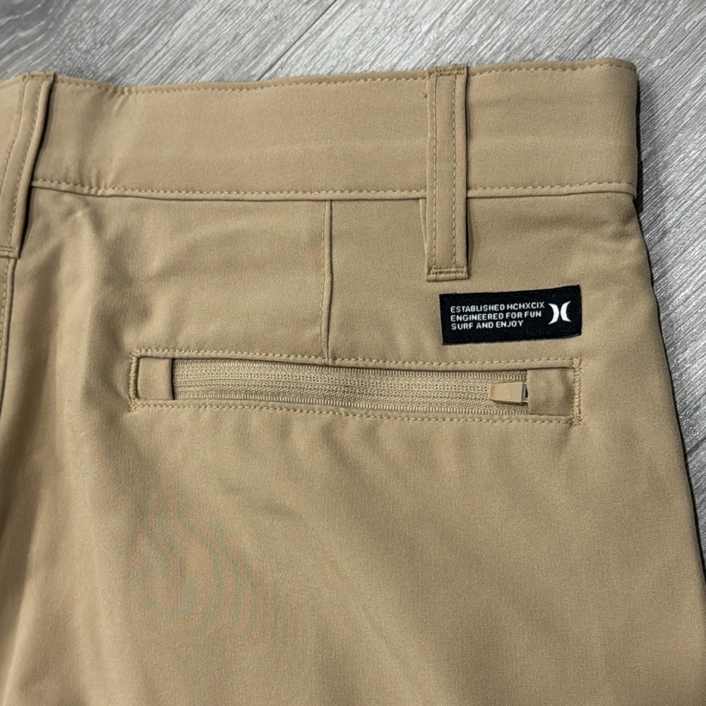 Hurley Men's Khaki Walkshorts Hybrid Shorts Size 28 - Picture 6 of 8